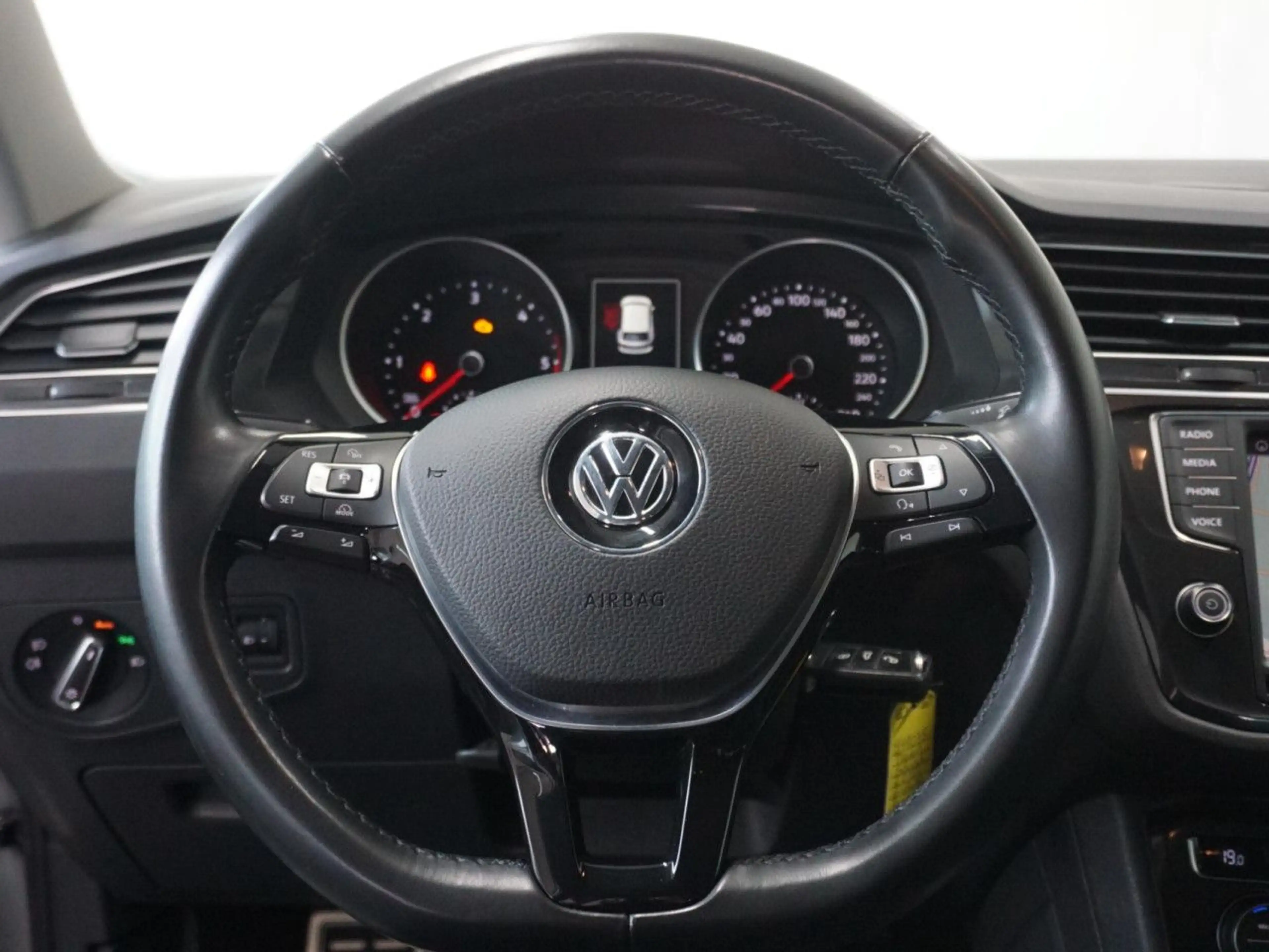 Volkswagen Tiguan Sound 2.0 TDI 6-Gang Bluetooth Navi Klima — photo 11