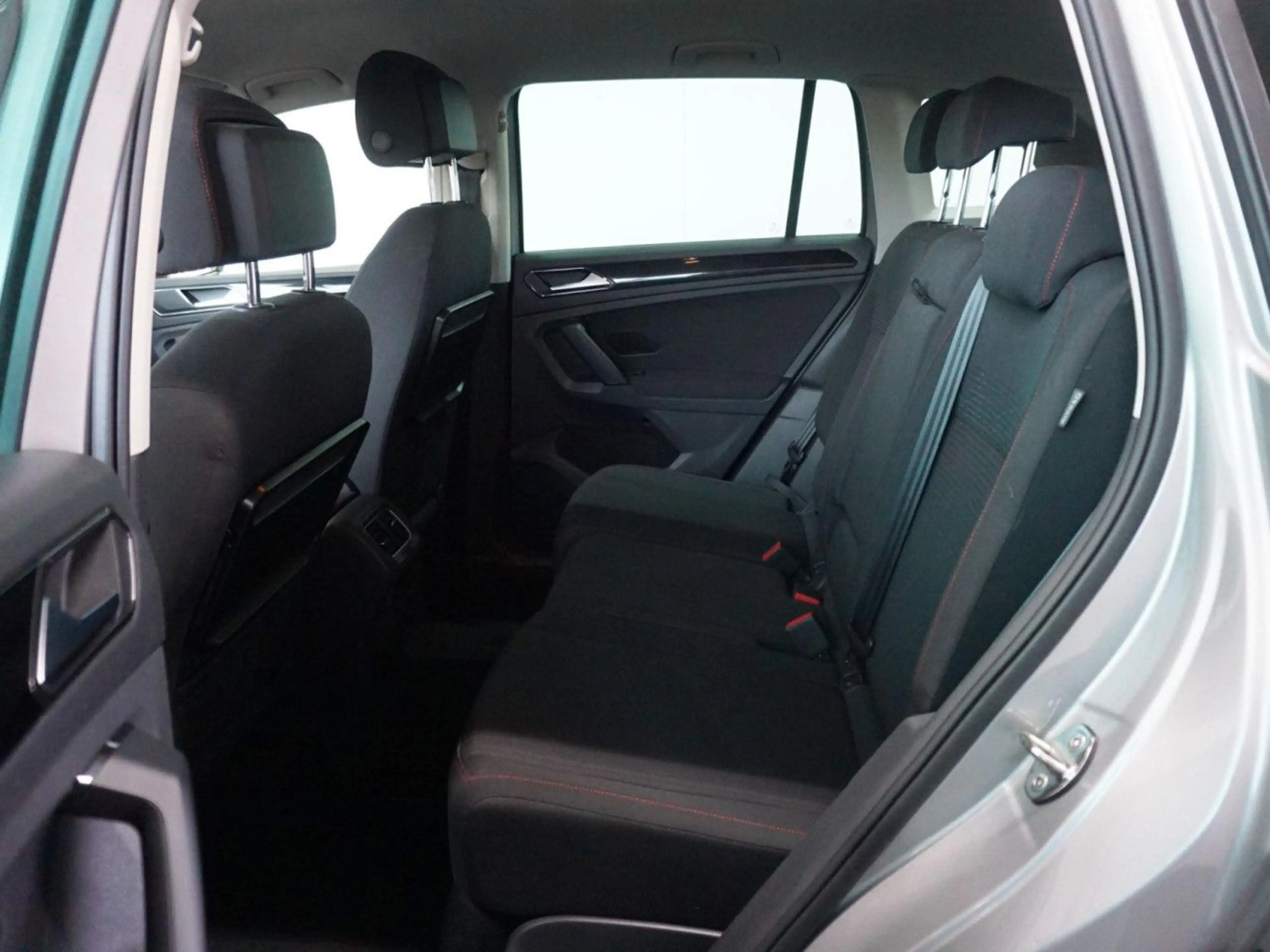 Volkswagen Tiguan Sound 2.0 TDI 6-Gang Bluetooth Navi Klima — photo 9