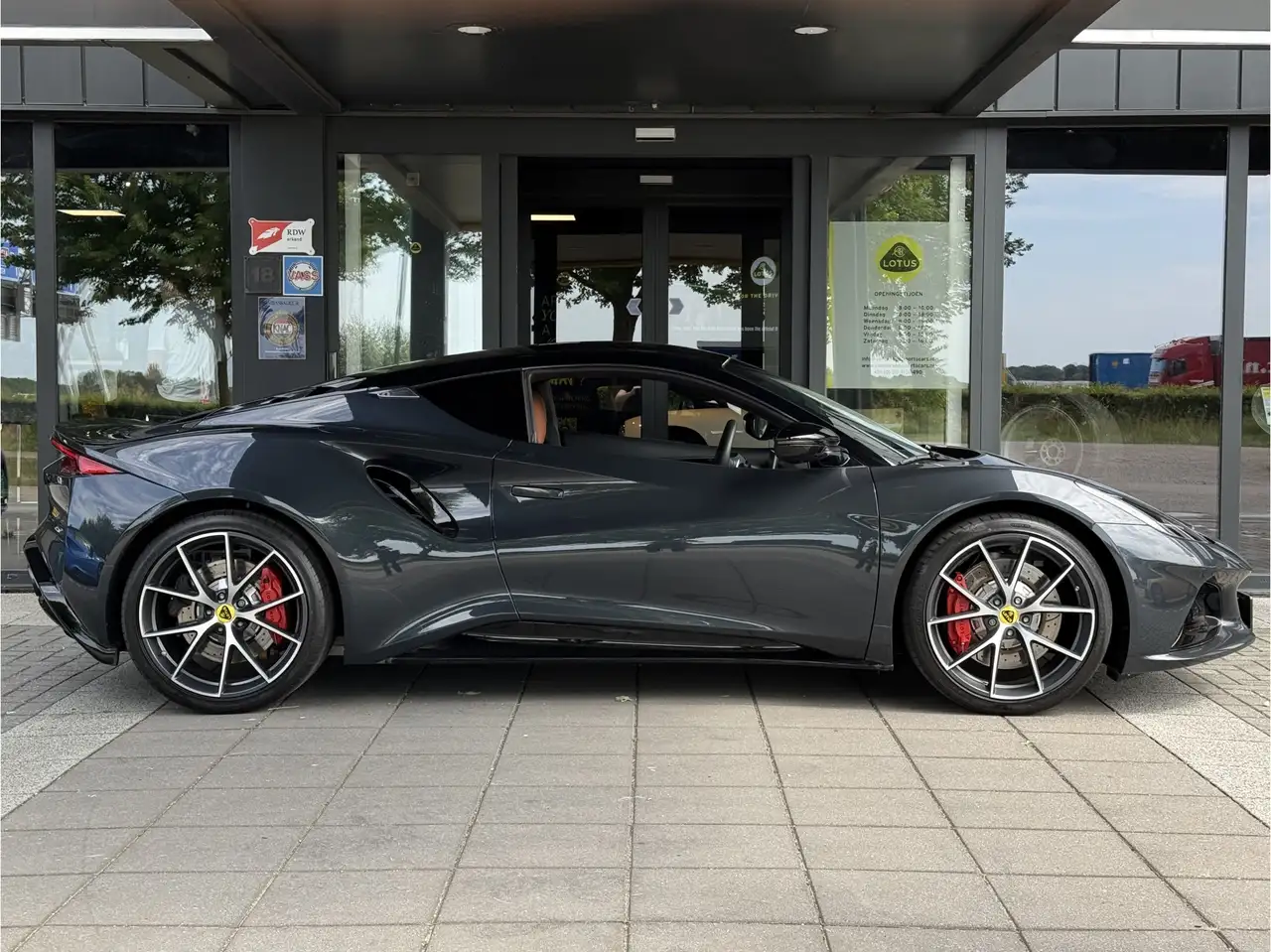 Lotus Emira 2022