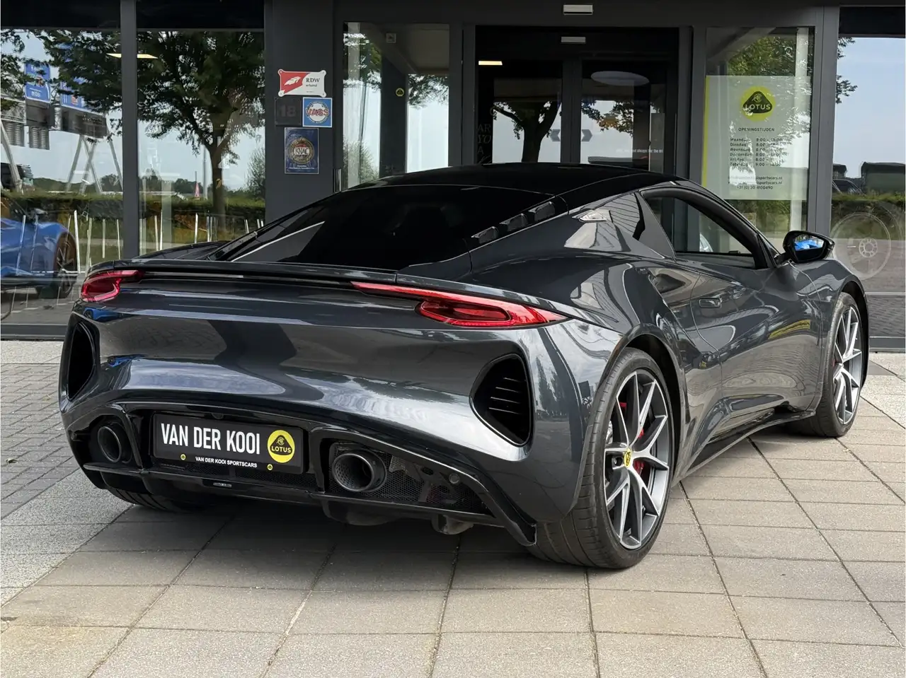 Lotus Emira 2022