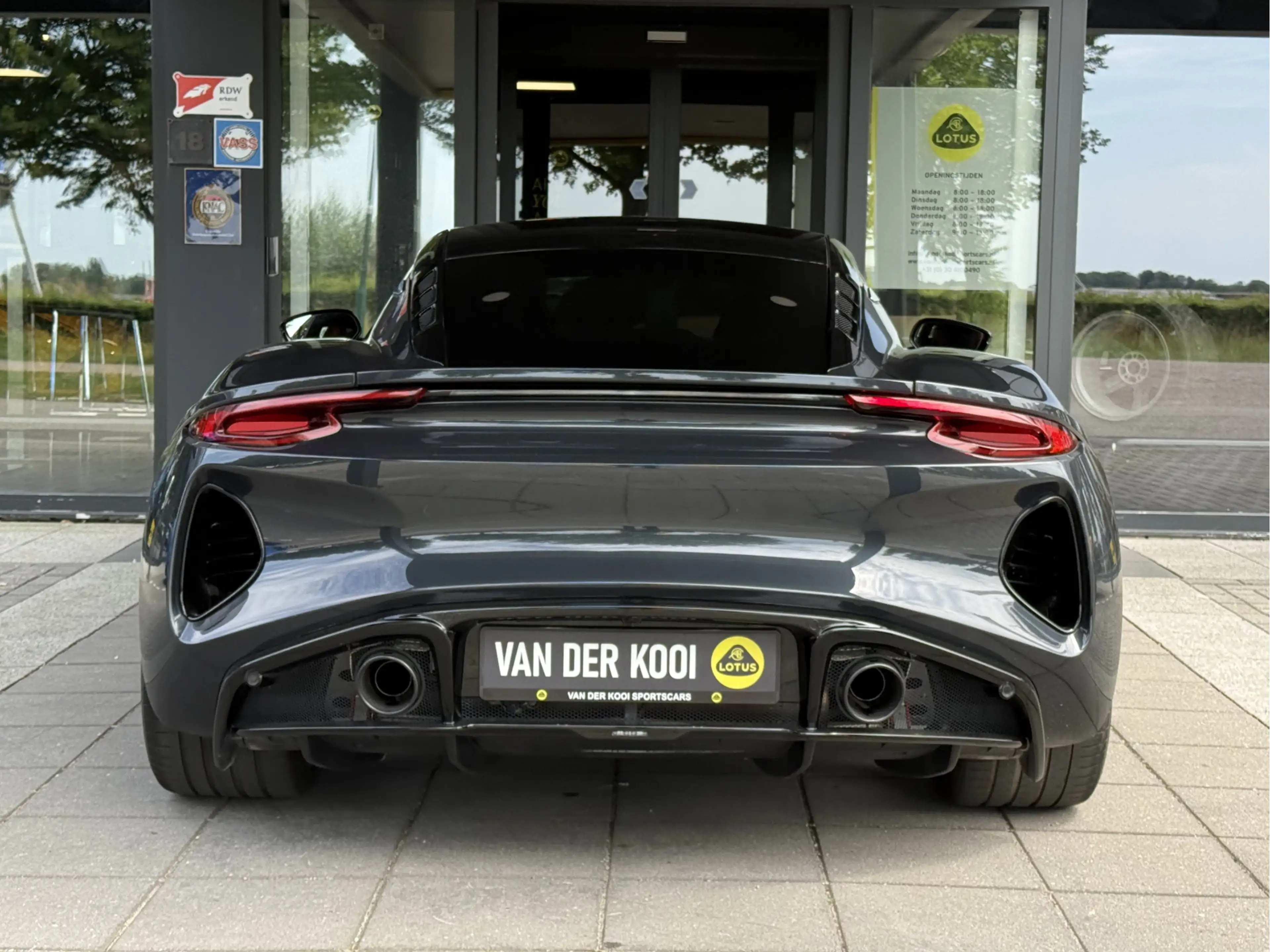 Lotus Emira 2.0 i4 First Edition — photo 6