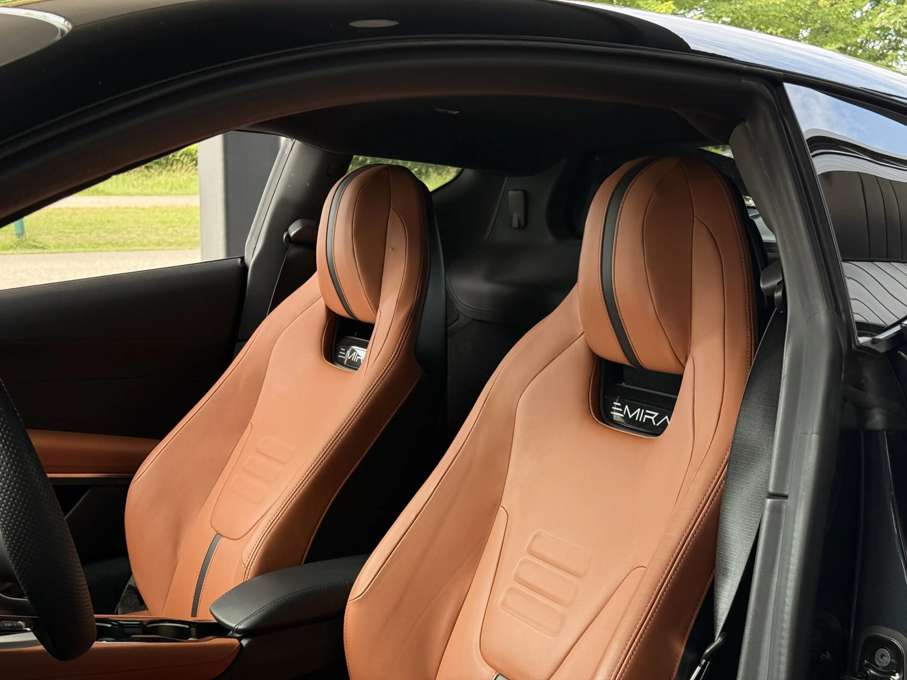 Lotus Emira 2.0 i4 First Edition — photo 11