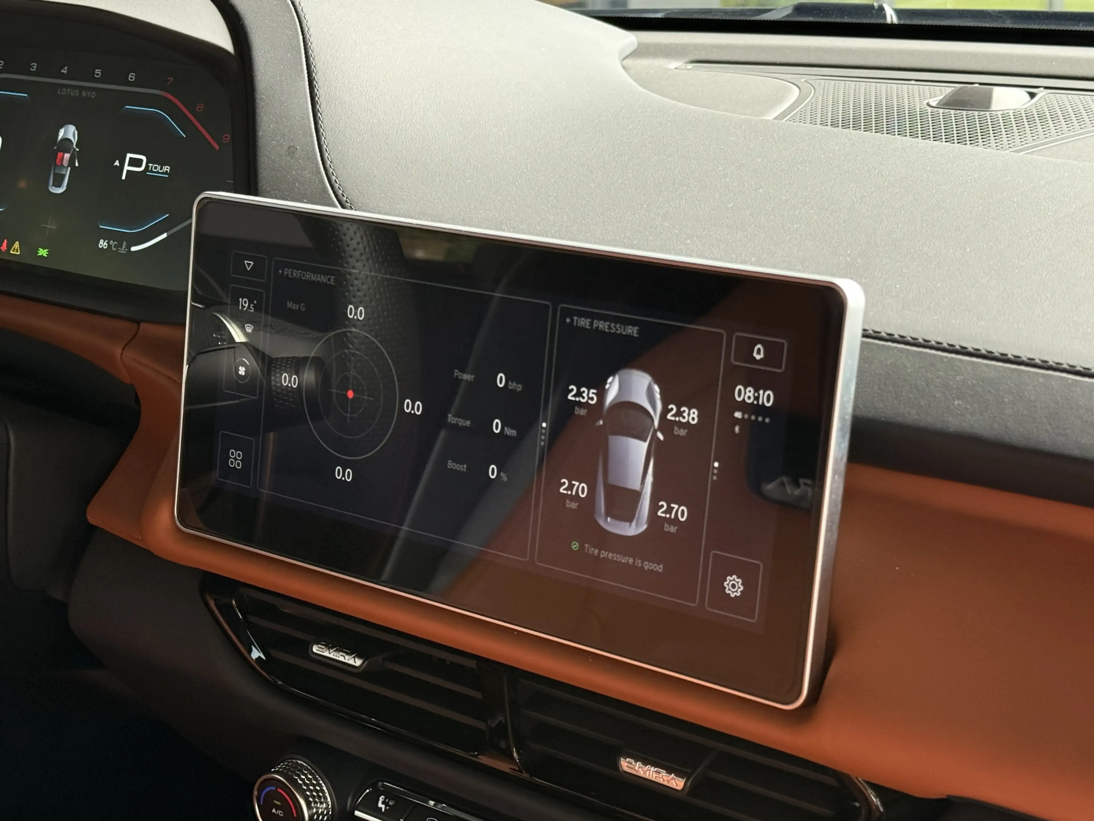 Lotus Emira 2.0 i4 First Edition — photo 15