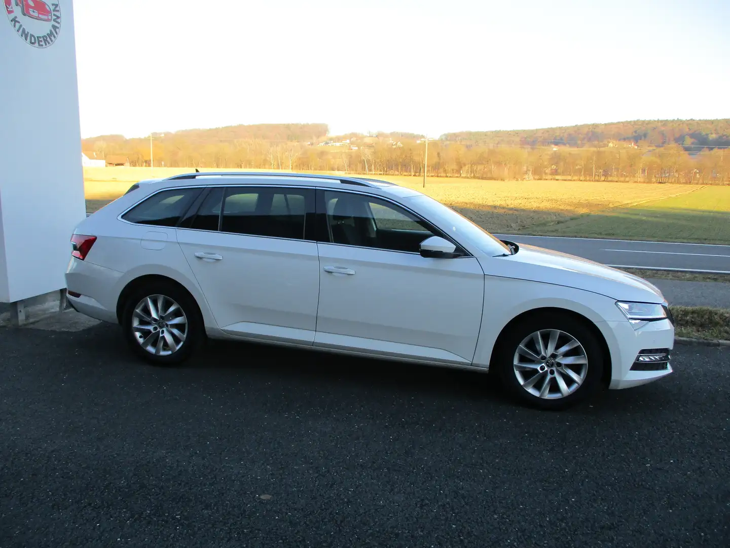 Skoda Superb Style DSG AHF RFK Virtual-Cockpit Weiß - 2