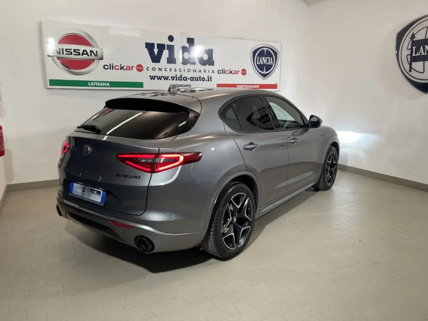 Alfa Romeo Stelvio 2.2 Turbodiesel 210 CV AT8 Q4 Veloce Grigio - 2