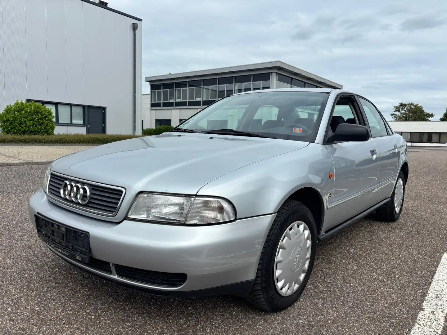 Audi A4 1.8 Automatik Schiebedach 1.Hand Silber - 2
