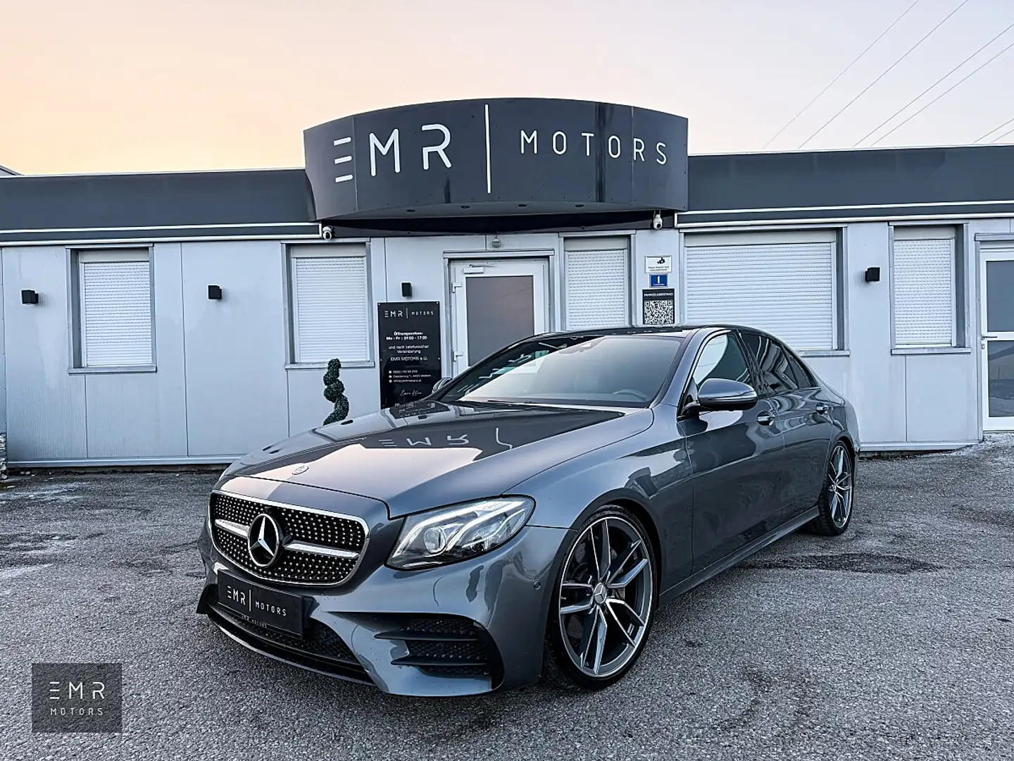 Mercedes-Benz E 220 d Aut. AMG-LINE, E53 LOOK, MULTIBEAM-LED, 360 K... Grau - 1