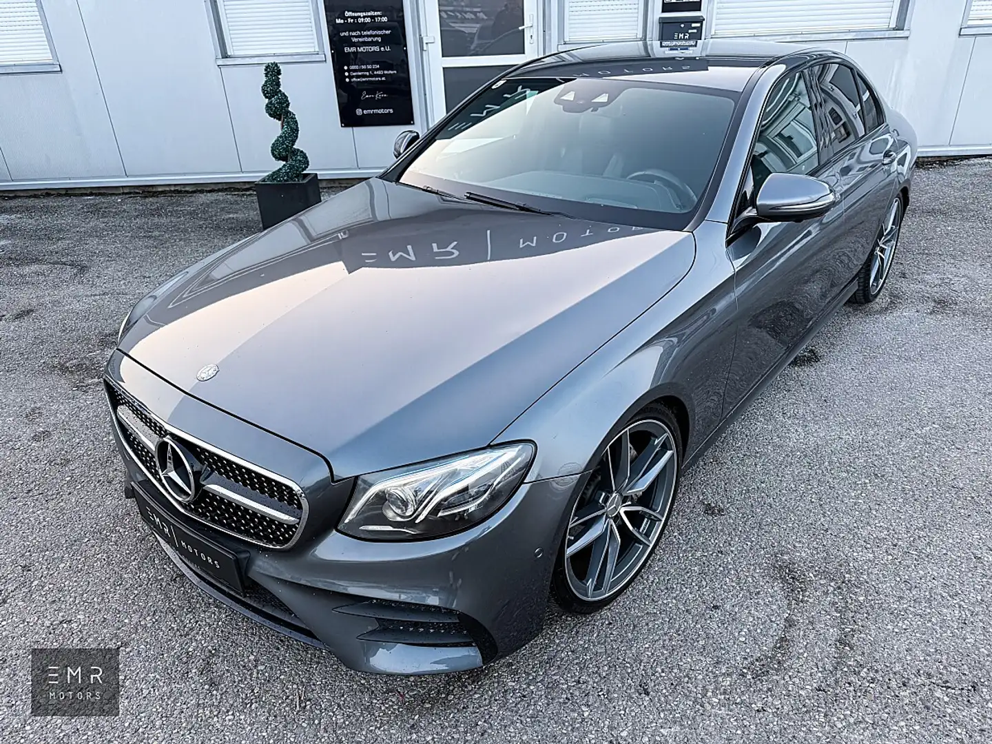 Mercedes-Benz E 220 d Aut. AMG-LINE, E53 LOOK, MULTIBEAM-LED, 360 K... Grau - 2