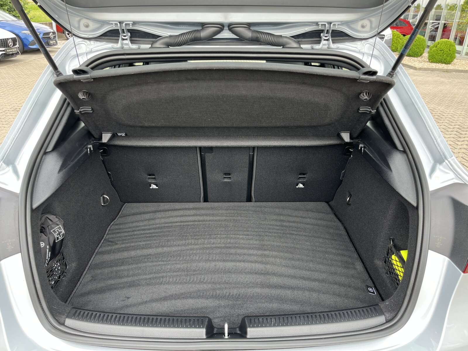 Mercedes-Benz A 220