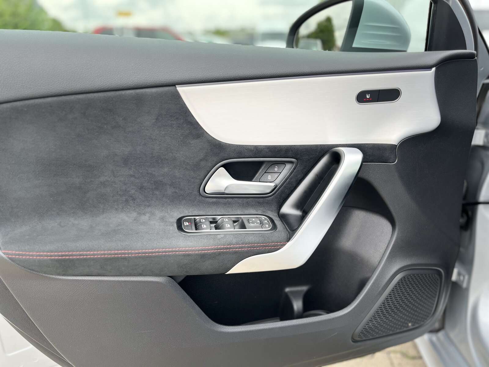 Mercedes-Benz A 220