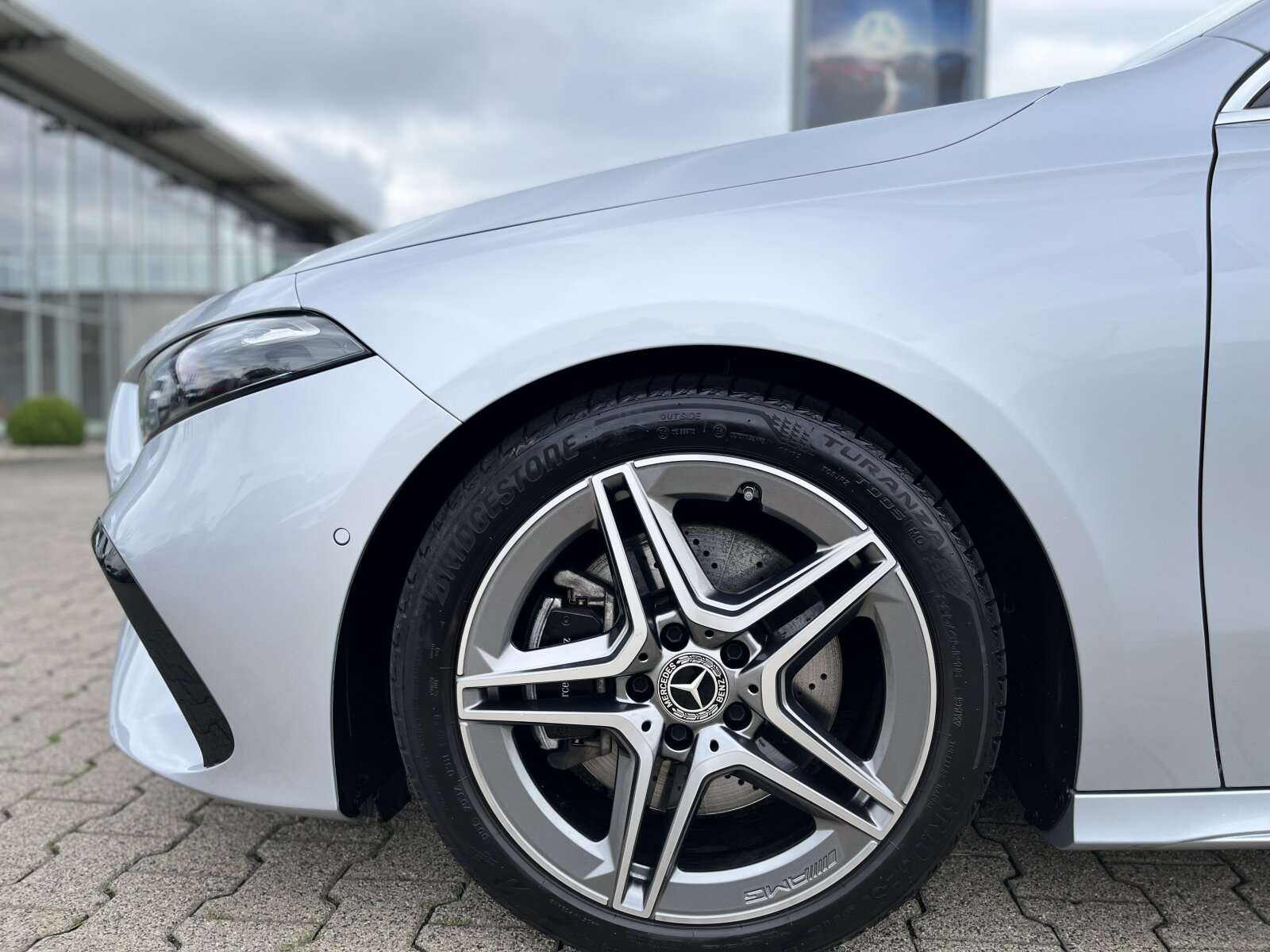 Mercedes-Benz A 220