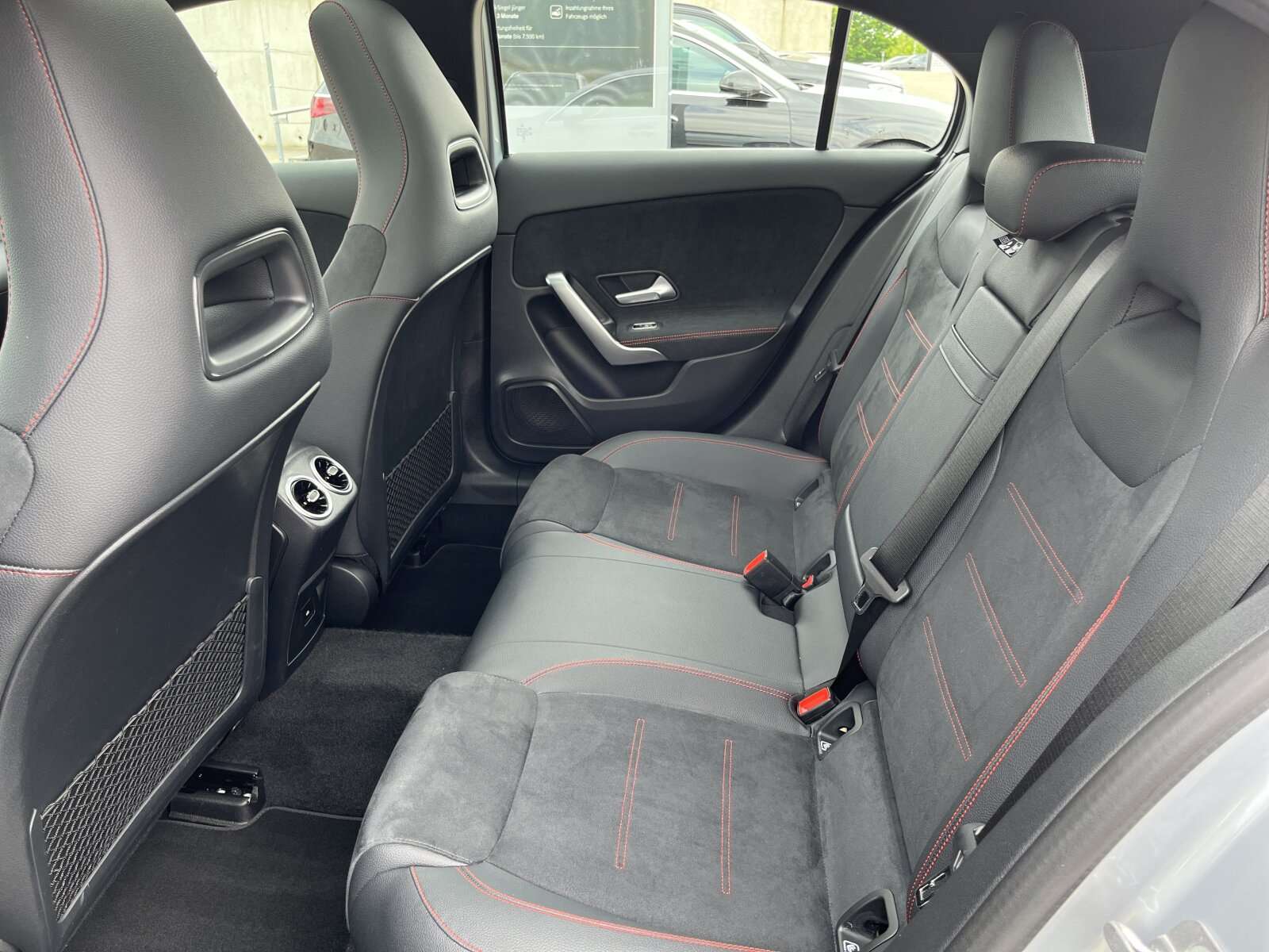Mercedes-Benz A 220