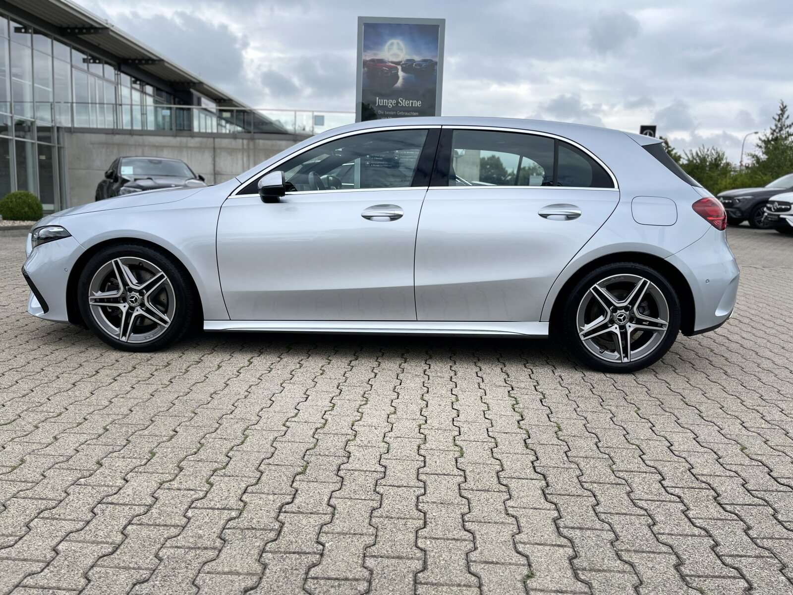 Mercedes-Benz A 220