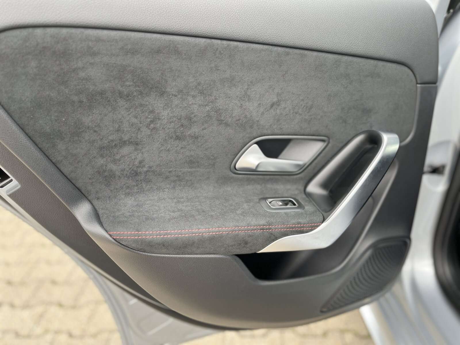 Mercedes-Benz A 220