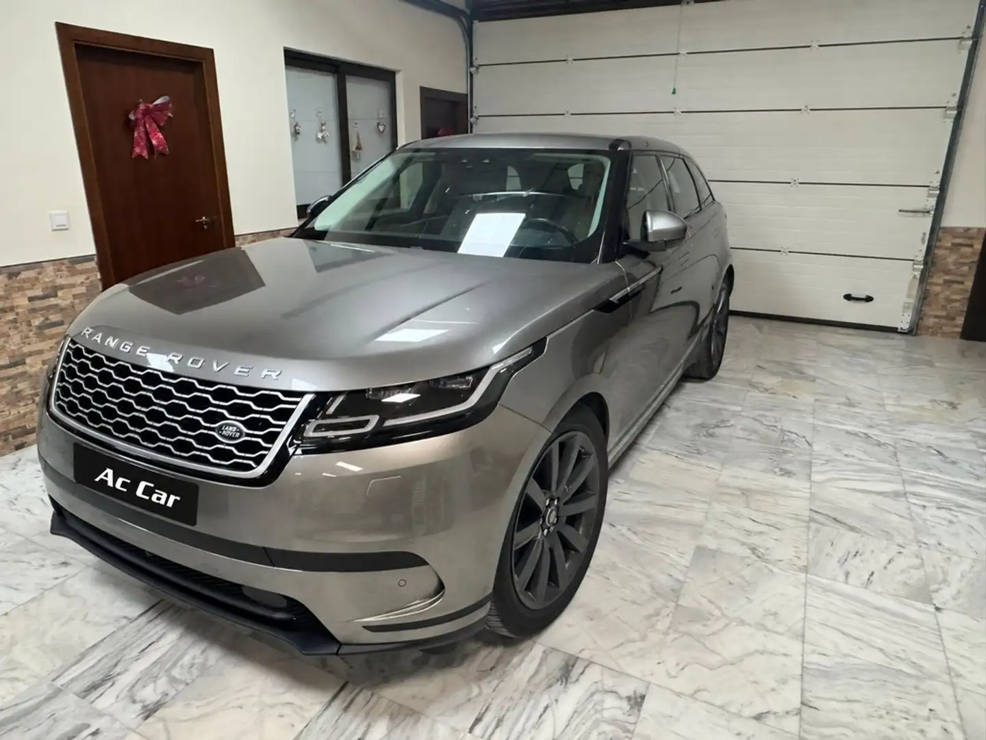 Land Rover Range Rover Velar P300 S - 2