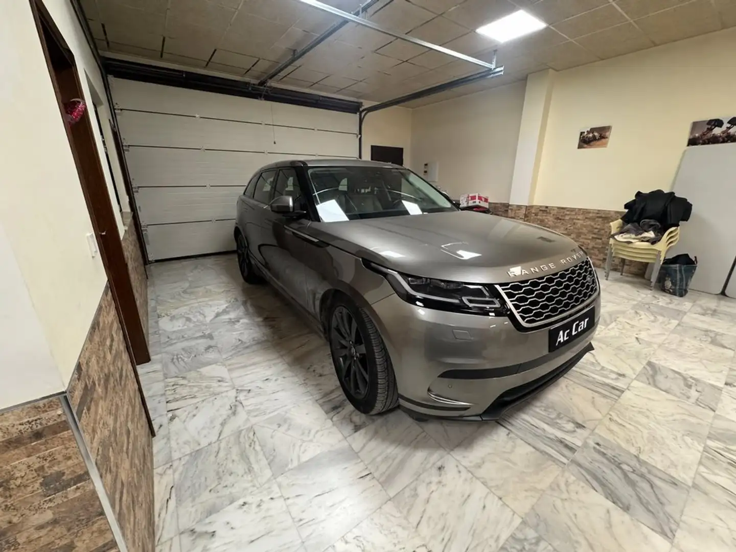 Land Rover Range Rover Velar P300 S - 1