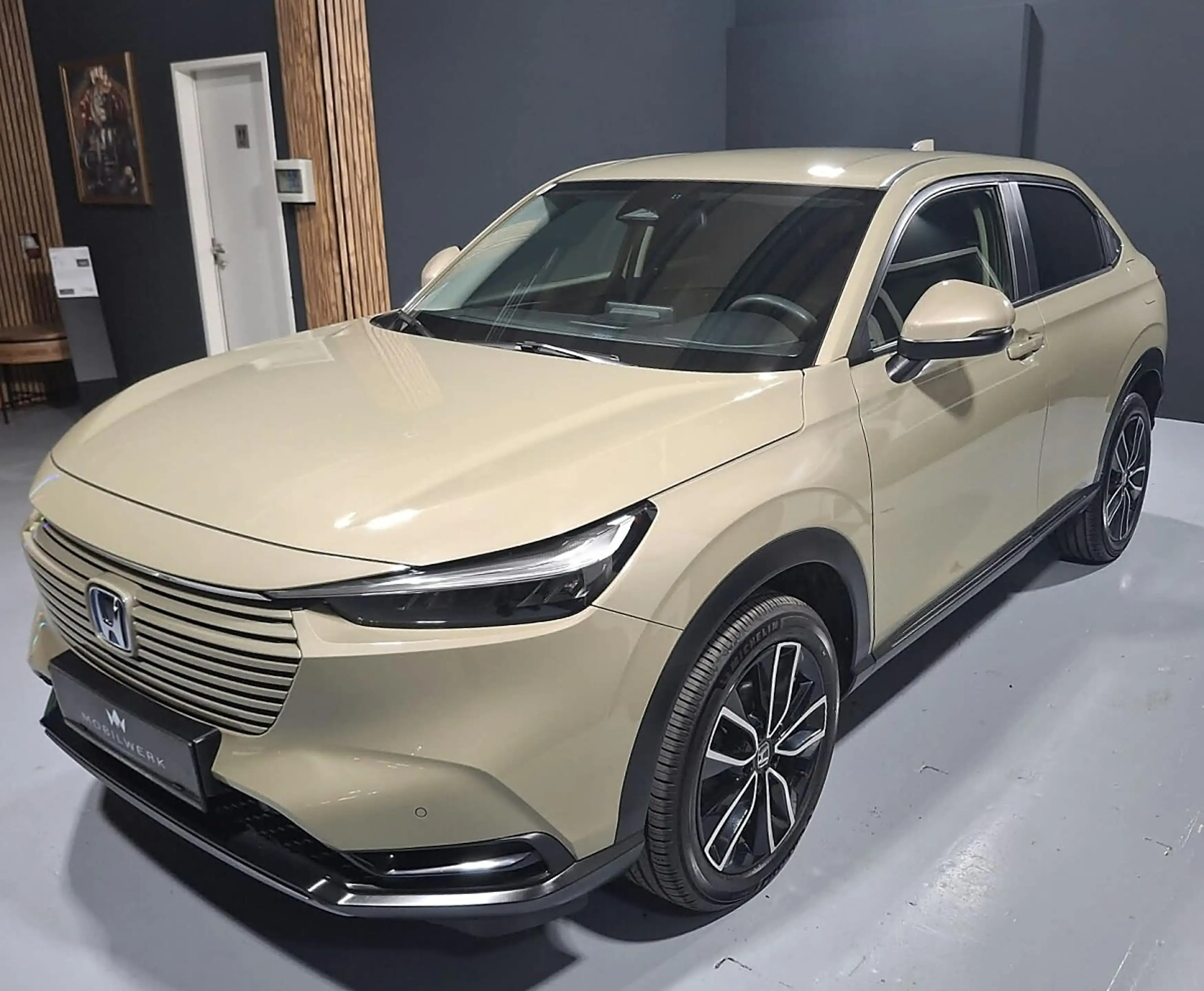 Honda HR-V 1,5 i-MMD Hybrid 2WD Elegance Aut. — photo 8