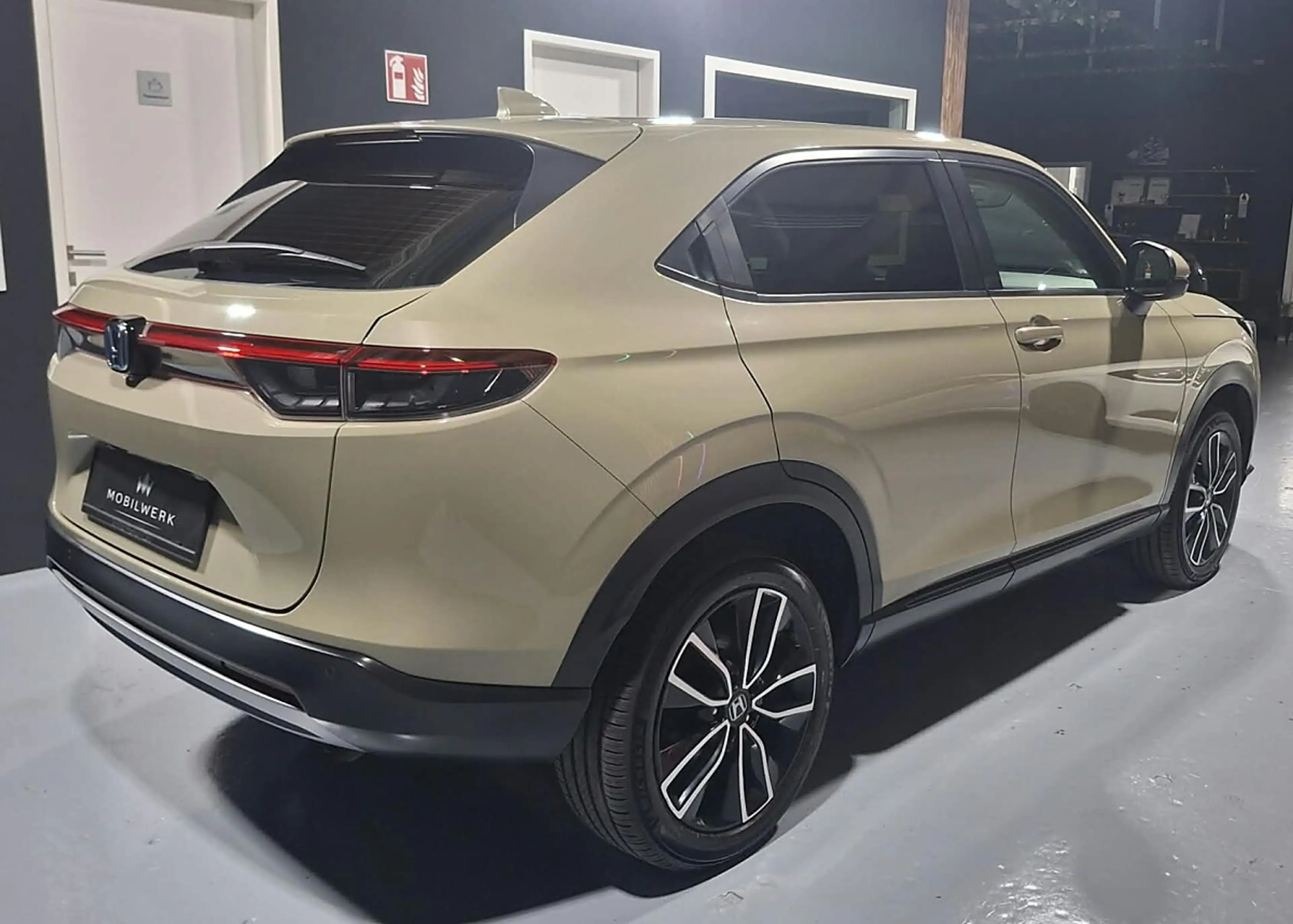 Honda HR-V 1,5 i-MMD Hybrid 2WD Elegance Aut. — photo 9
