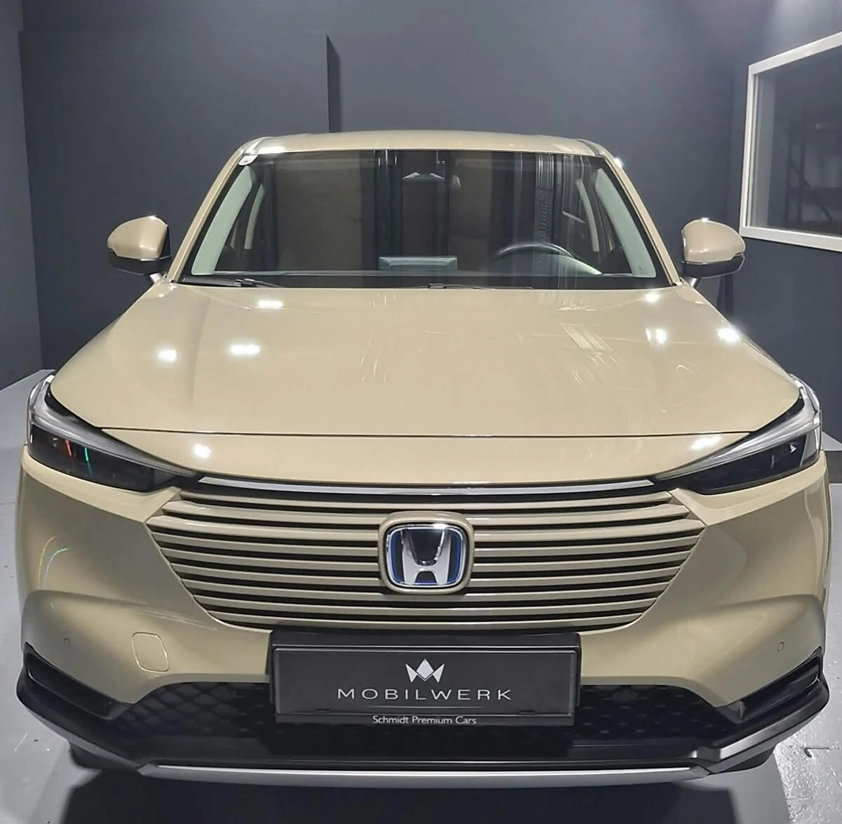 Honda HR-V 1,5 i-MMD Hybrid 2WD Elegance Aut. — photo 2