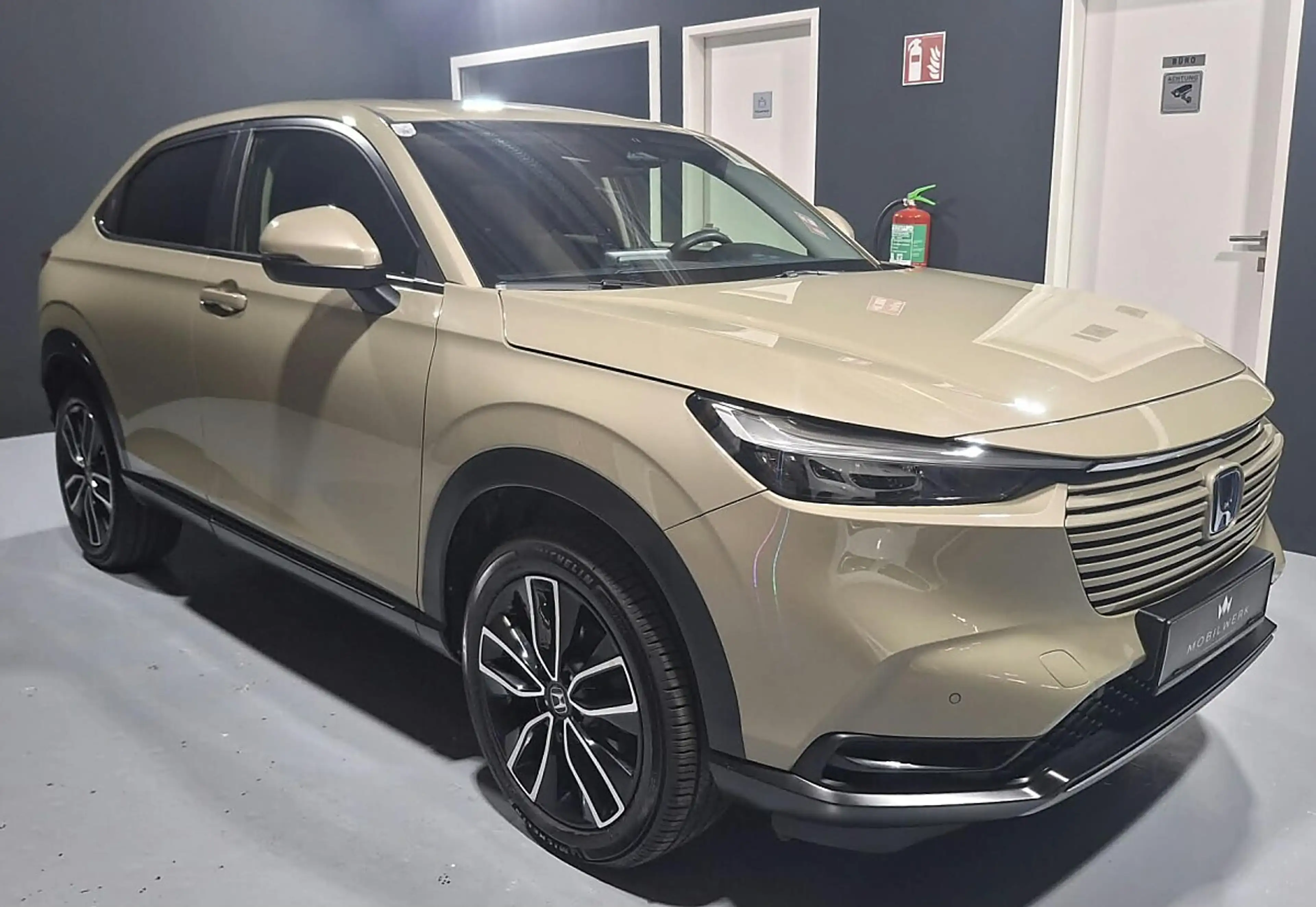 Honda HR-V 1,5 i-MMD Hybrid 2WD Elegance Aut. — photo 3