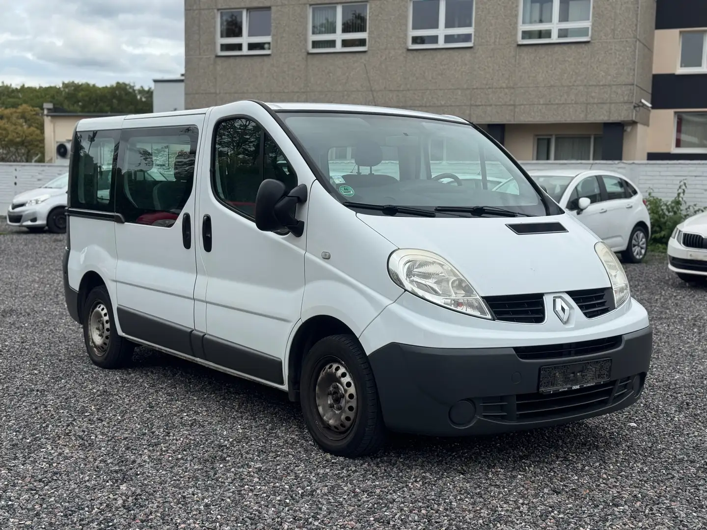 Renault Trafic 2,0 / KLIMA / TÜV NEU / 9SITZER Weiß - 1