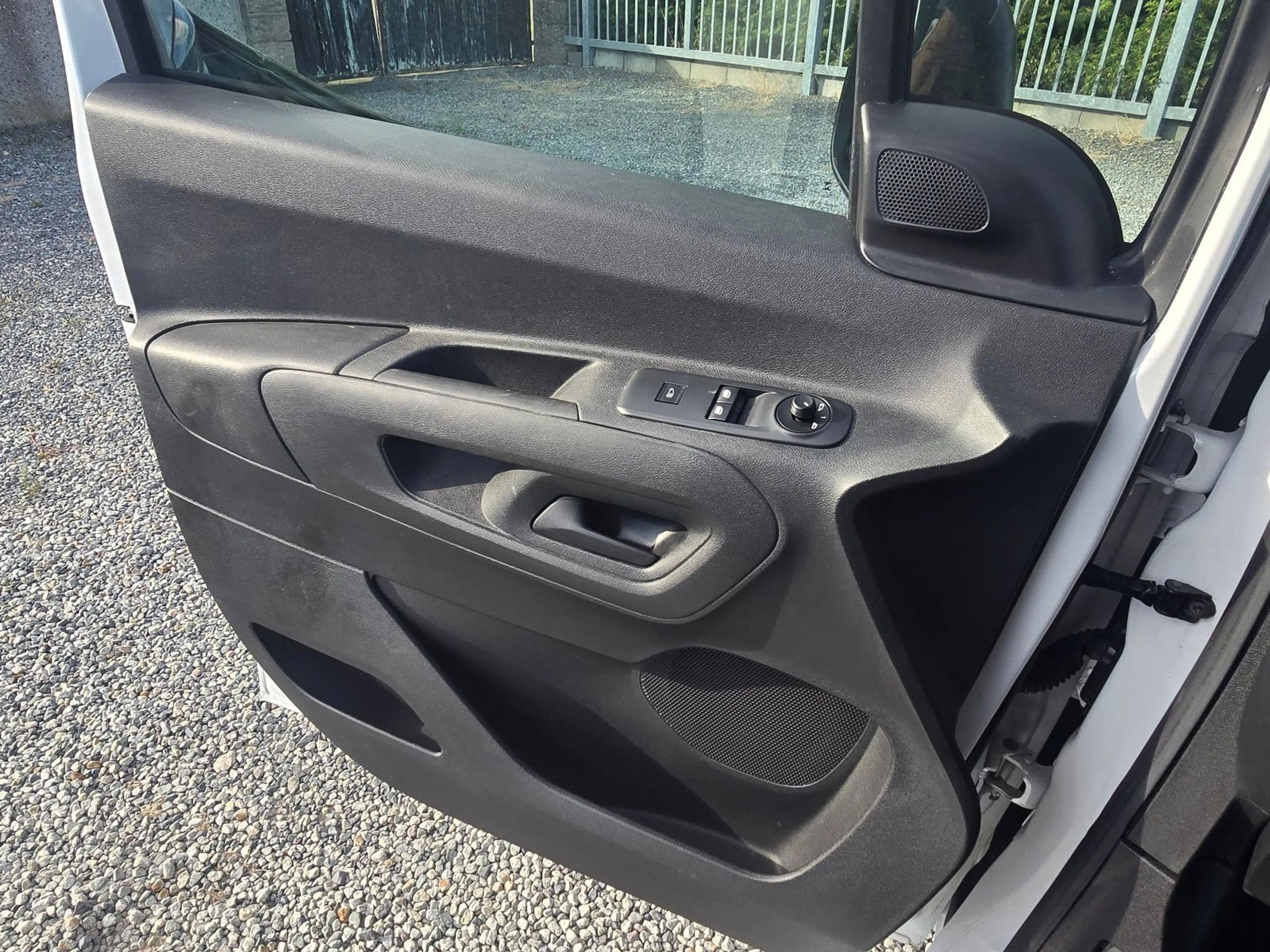 Peugeot Partner Premium L1 — photo 18