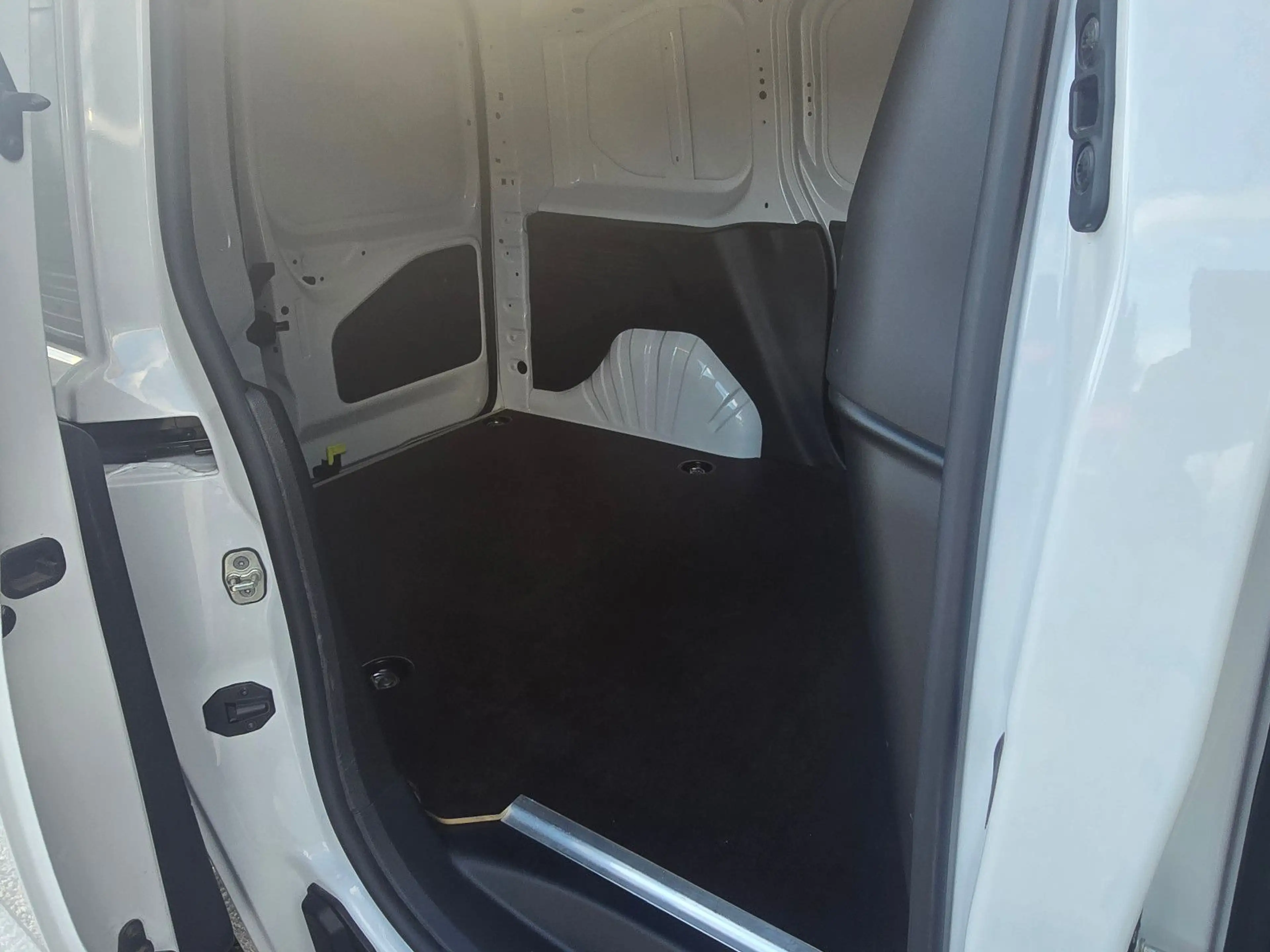 Peugeot Partner Premium L1 — photo 12