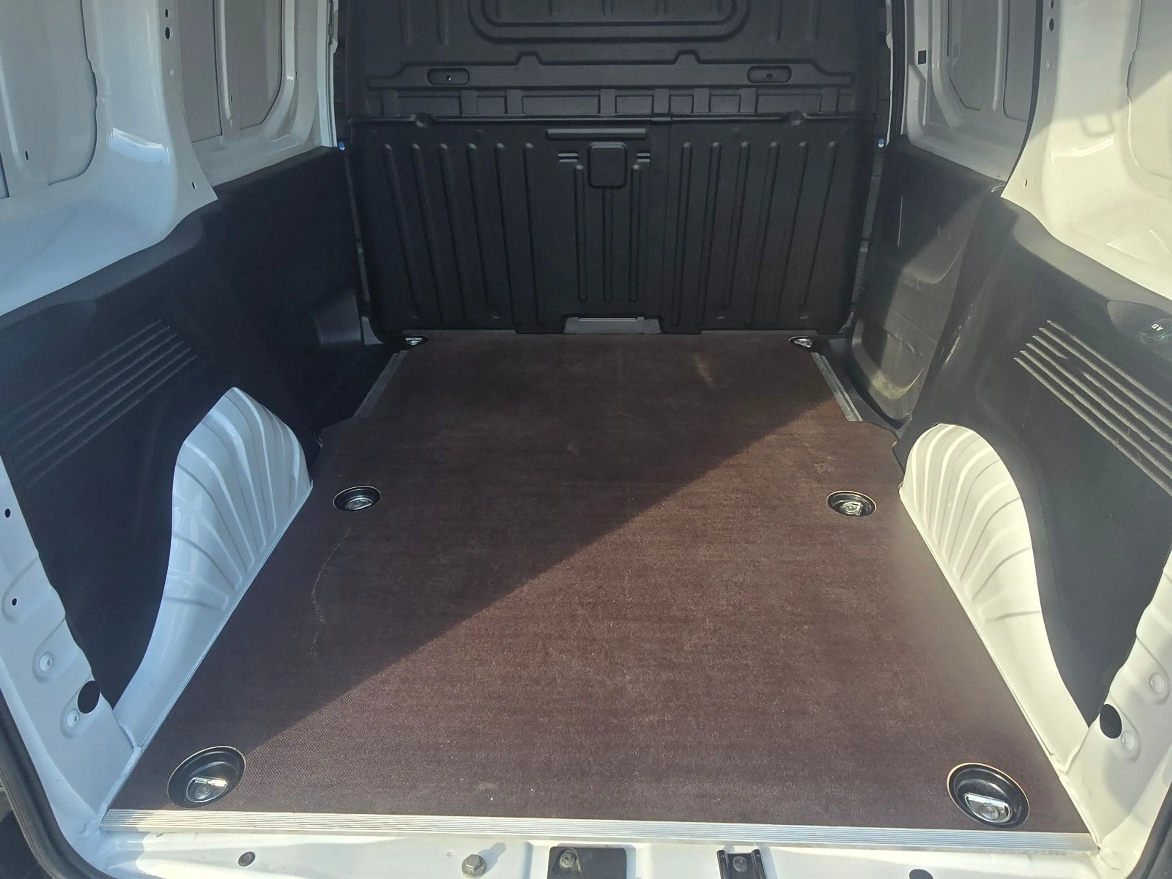 Peugeot Partner Premium L1 — photo 11
