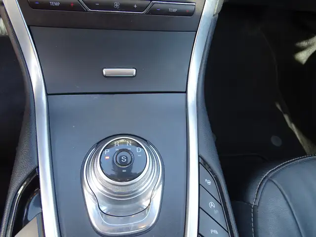 Ford Galaxy view 11