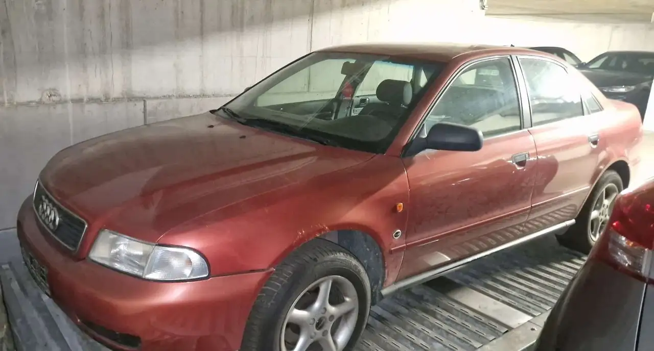 Audi A4 1.6, foto 2