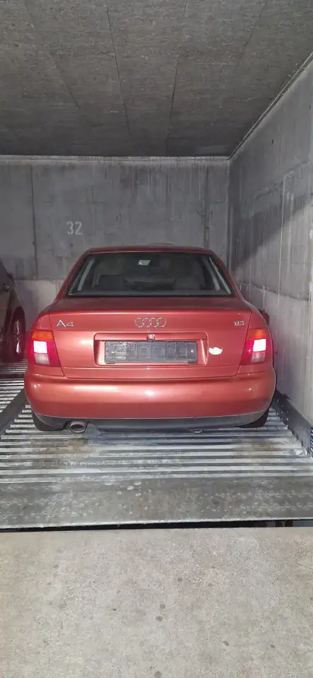Audi A4 1.6, foto 6