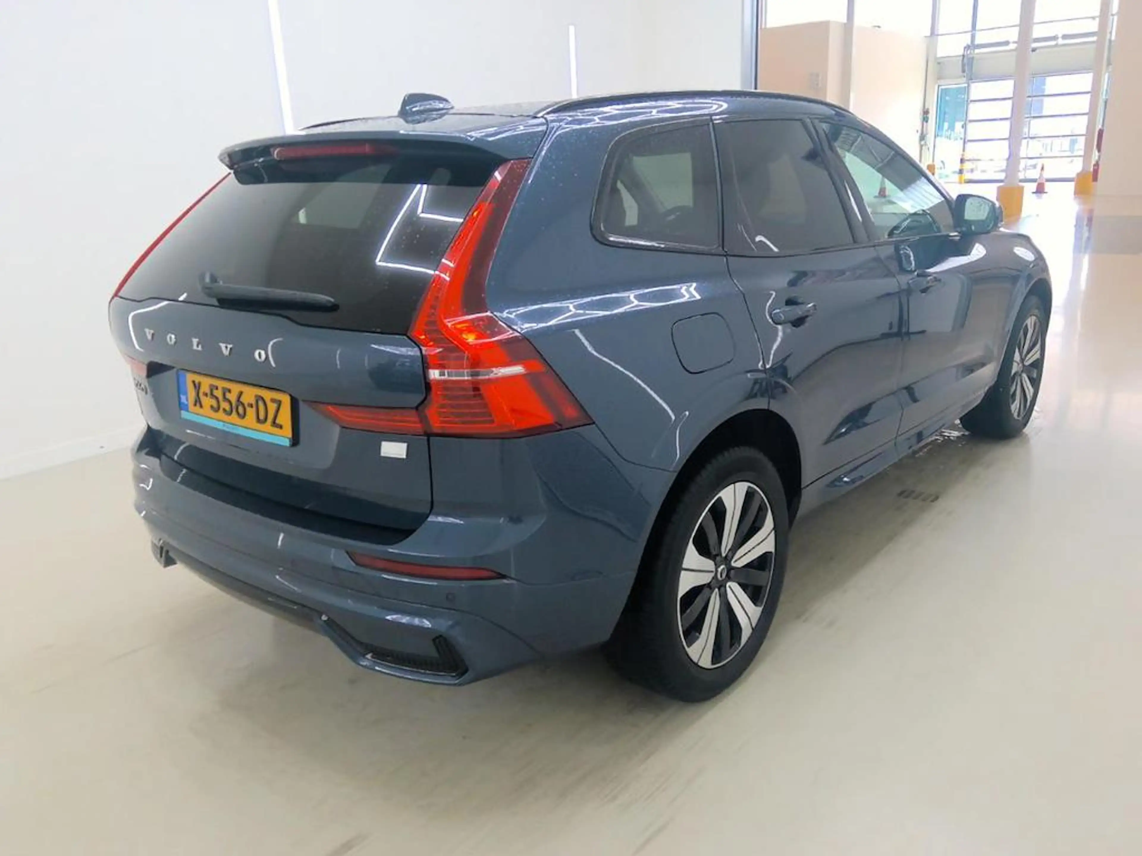 Volvo XC60 2.0 T6 Plug-in hybrid AWD Plus Dark | Adaptieve Cr — photo 3
