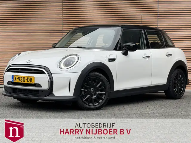 MINI Cooper 5-Deurs 1.5 Camden Edition Carplay / Automaat / Cl