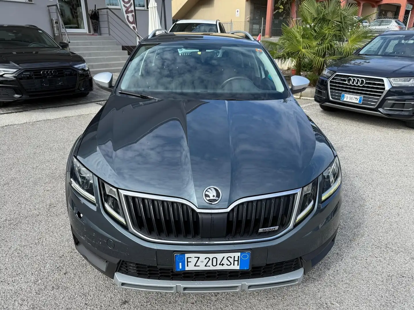 Skoda Octavia Octavia 2.0 TDI SCR 184 CV DSG Wagon 4x4 Scout Grigio - 2