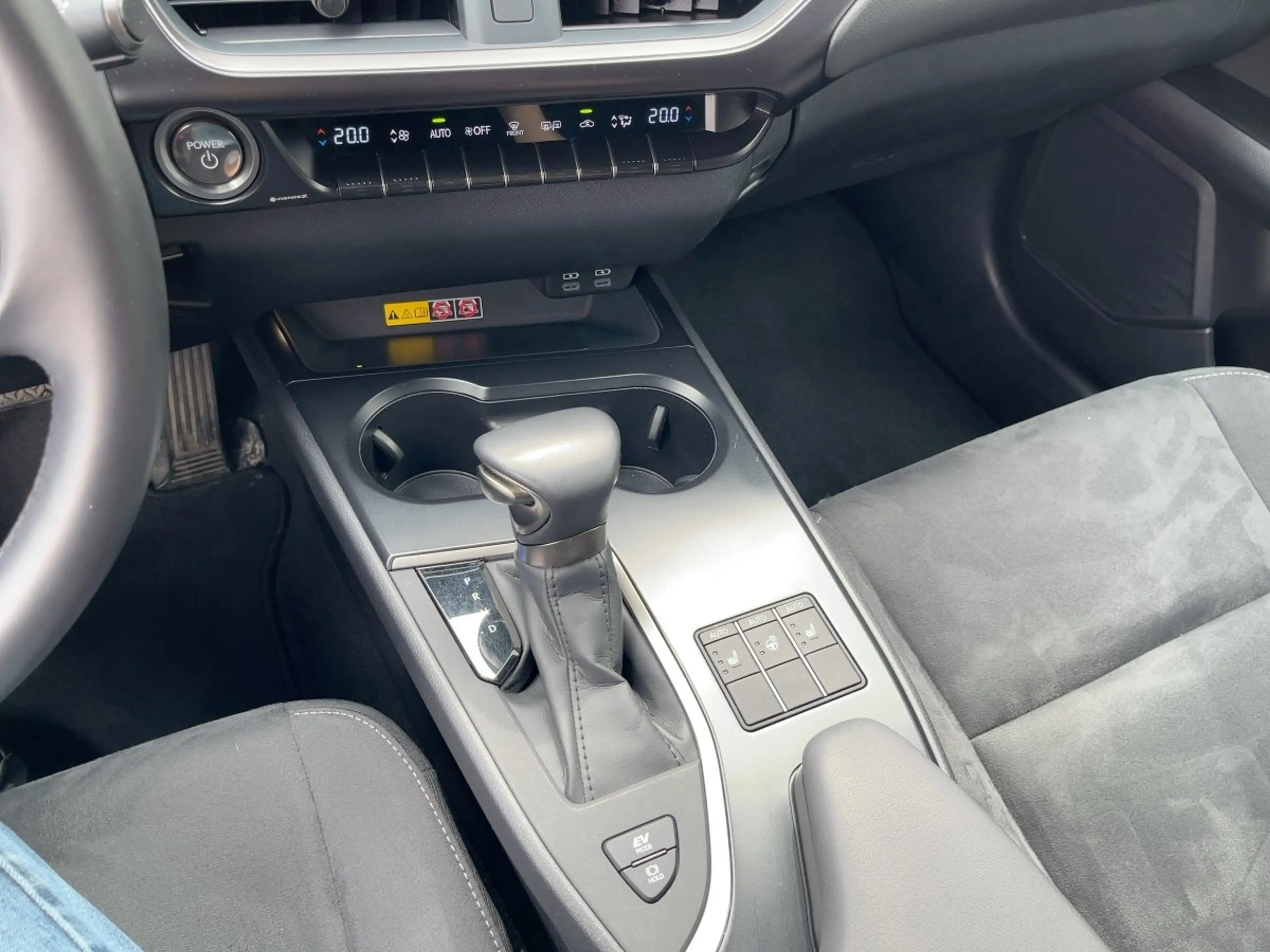 Lexus UX 250h Style Edition CloudNavi*ACC*KAM*SHZ*DAB — photo 14