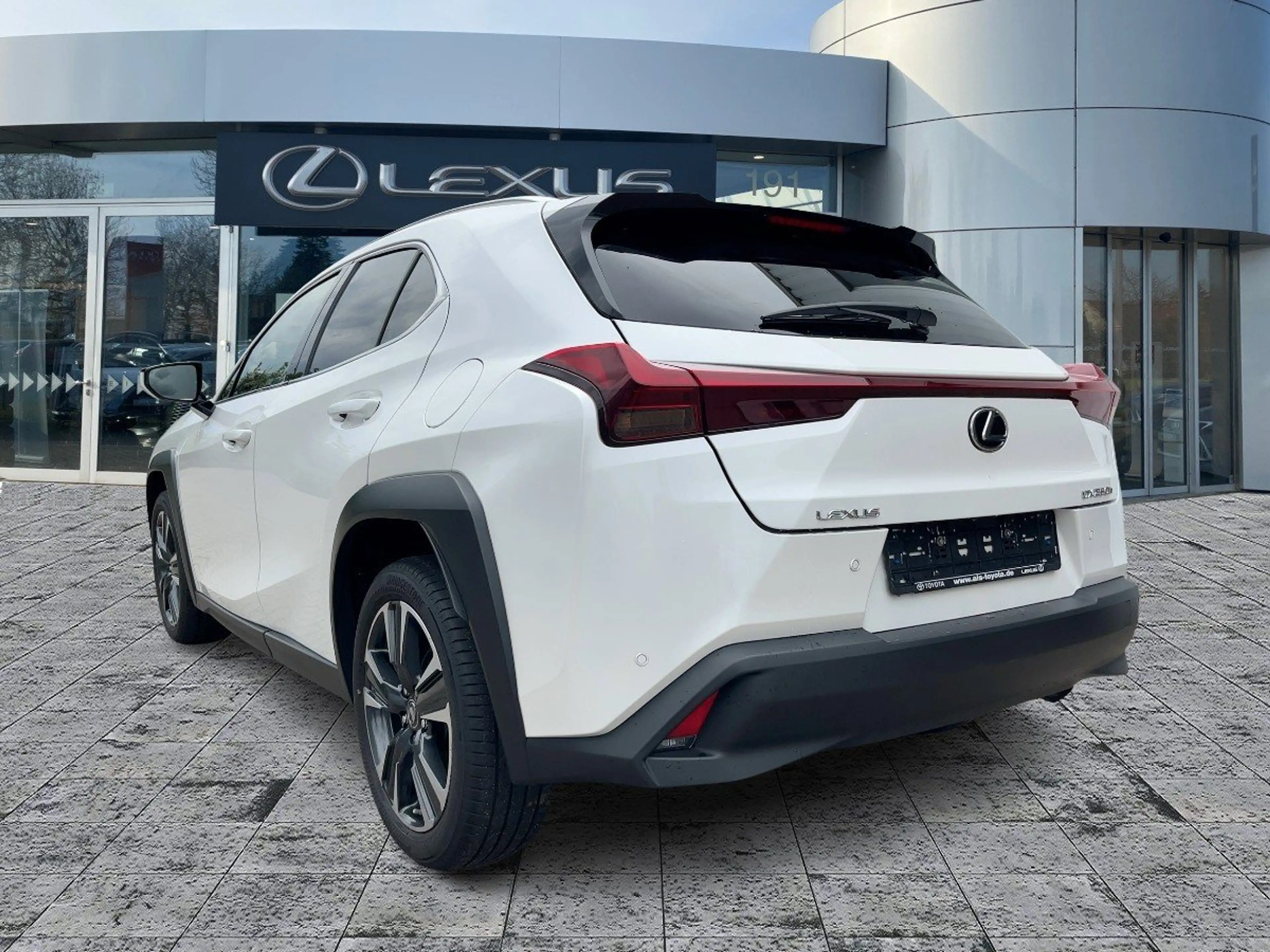Lexus UX 250h Style Edition CloudNavi*ACC*KAM*SHZ*DAB — photo 4