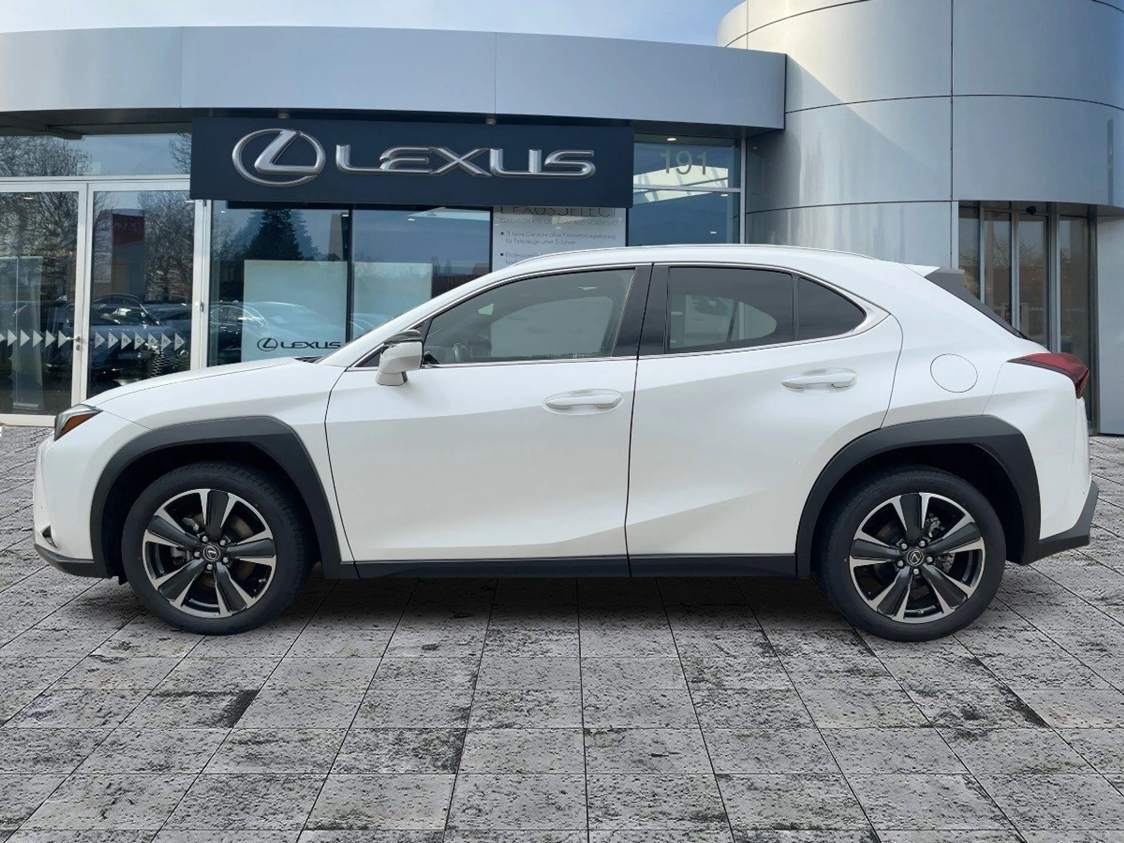 Lexus UX 250h Style Edition CloudNavi*ACC*KAM*SHZ*DAB — photo 3