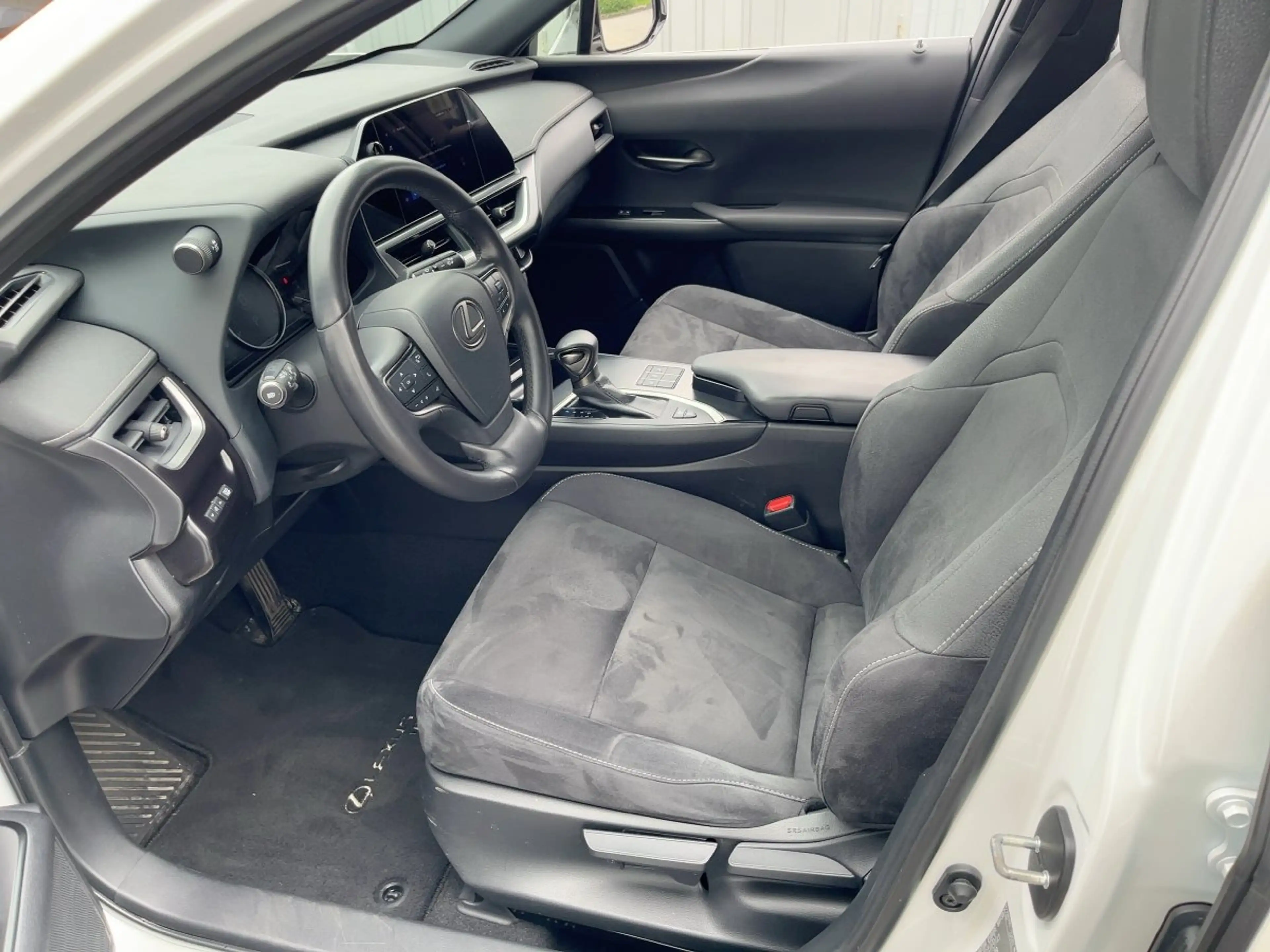 Lexus UX 250h Style Edition CloudNavi*ACC*KAM*SHZ*DAB — photo 8