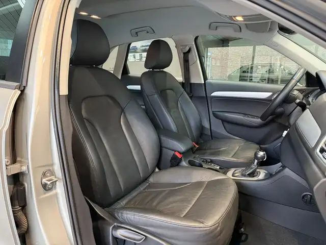 Audi Q3 view 14