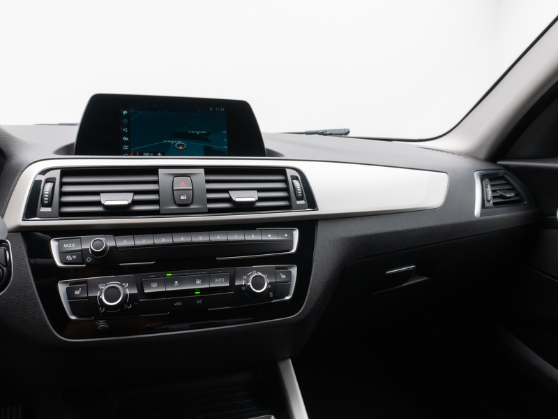 BMW 118 Navi WLAN PDC Lordos LED Geschwindigkeitsr — photo 21