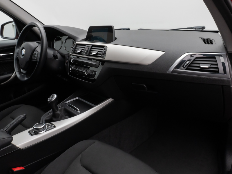 BMW 118 Navi WLAN PDC Lordos LED Geschwindigkeitsr — photo 23