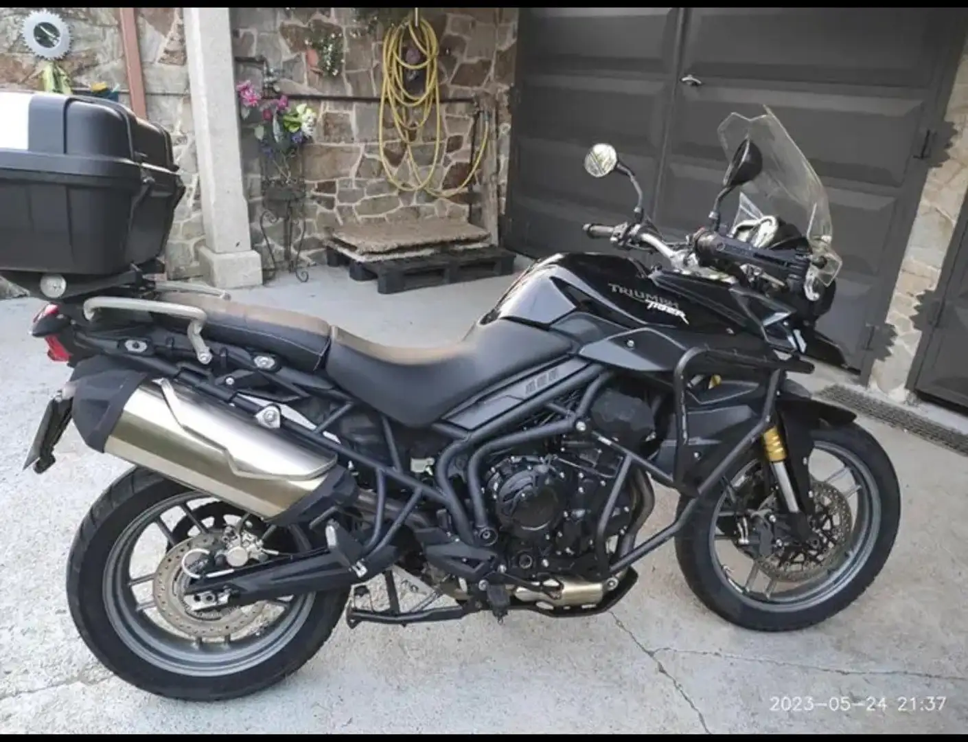 Triumph Tiger 800 Negro - 2