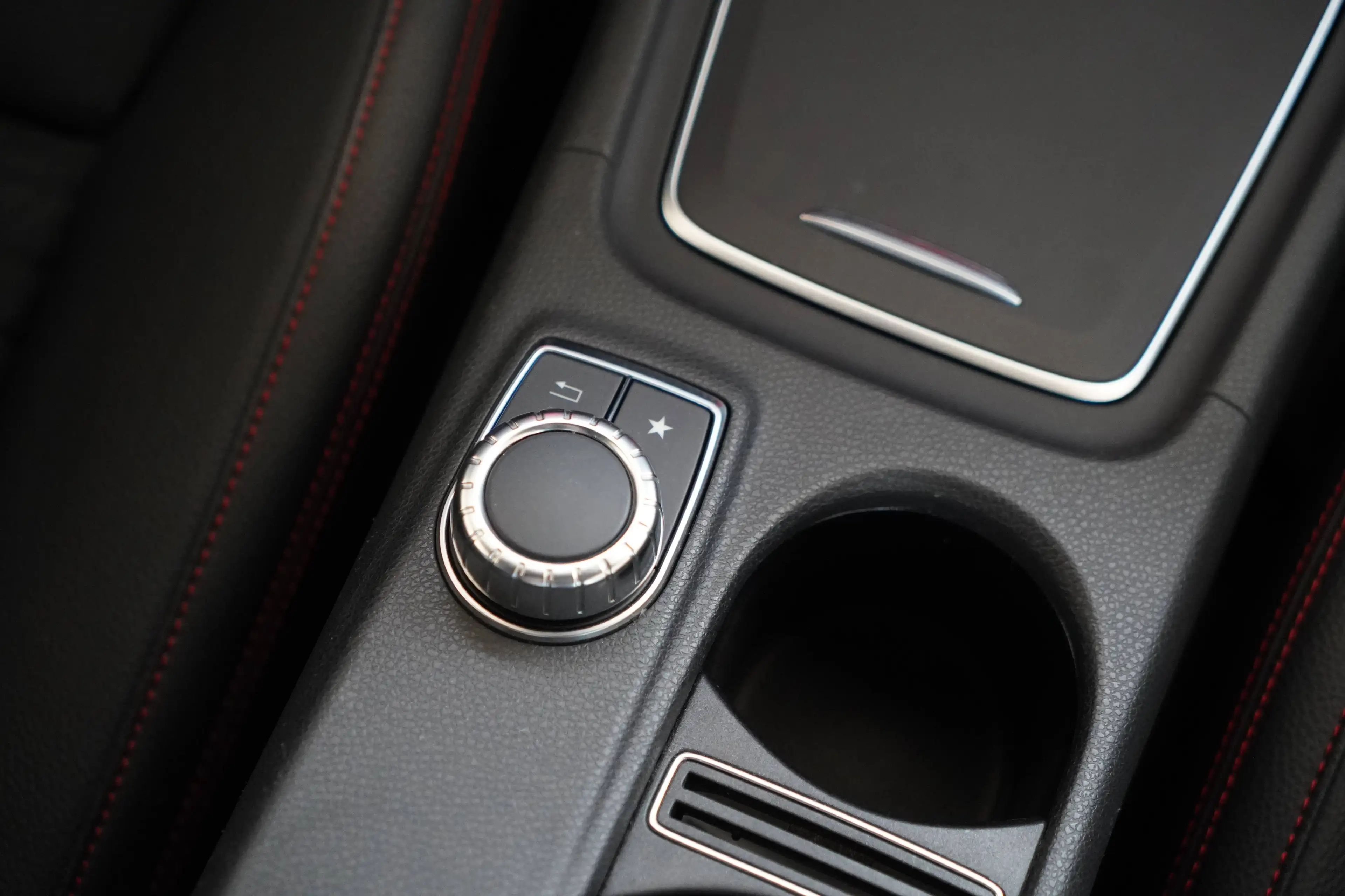 Mercedes-Benz CLA 180 AMG-Line | Night Pack | Btw Wagen | Elektr Zetels | Polar Zilver | 87dkm! — photo 37