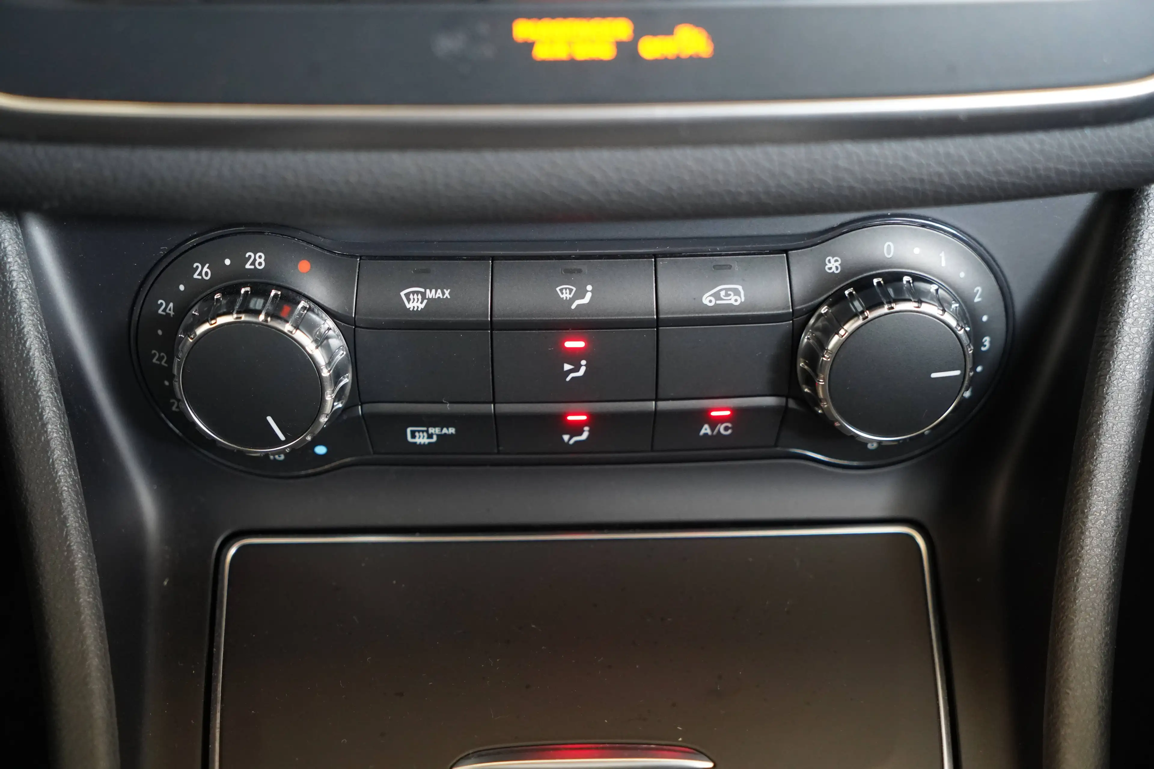 Mercedes-Benz CLA 180 AMG-Line | Night Pack | Btw Wagen | Elektr Zetels | Polar Zilver | 87dkm! — photo 34