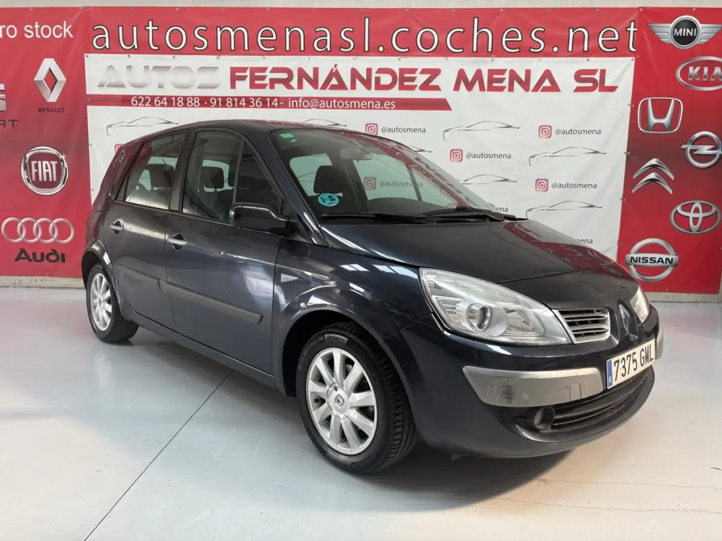 Renault Grand Scenic 1.6 Dynamique Gris - 1