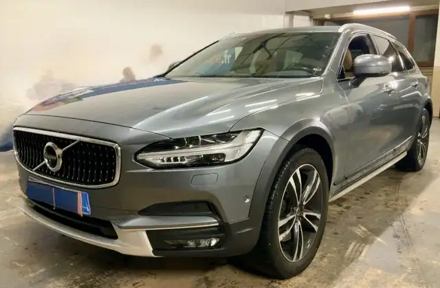 Volvo V90 Cross Country D5 Pro AWD 235 ch