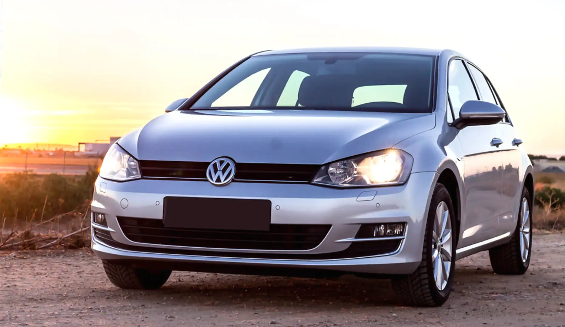 Volkswagen Golf 1.6TDI CR BMT Sport 110 Gris - 1