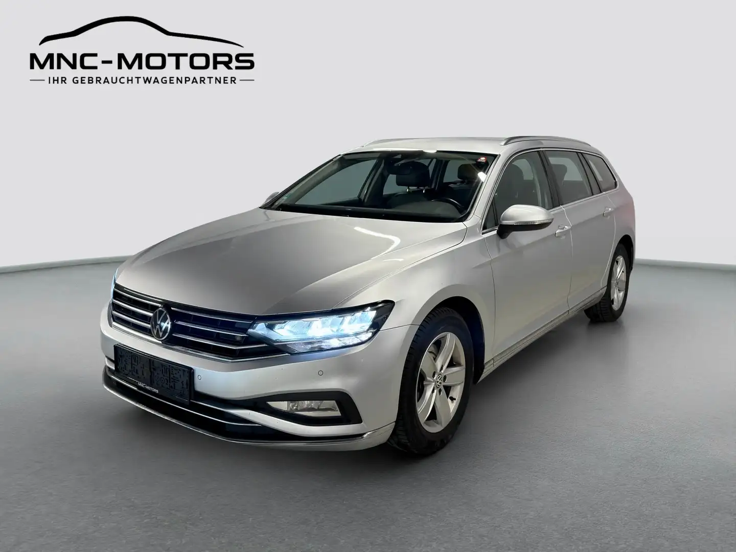 Volkswagen Passat Variant 2.0 TDI Elegance DSG ACC LANE LED RFK AHK CARPLAY Grau - 1