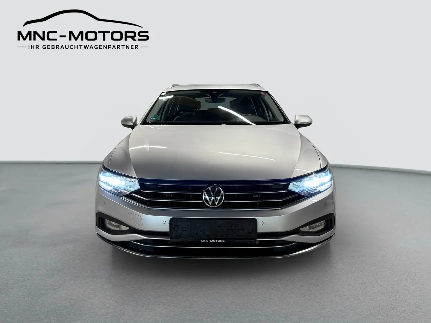 Volkswagen Passat Variant 2.0 TDI Elegance DSG ACC LANE LED RFK AHK CARPLAY Grau - 2