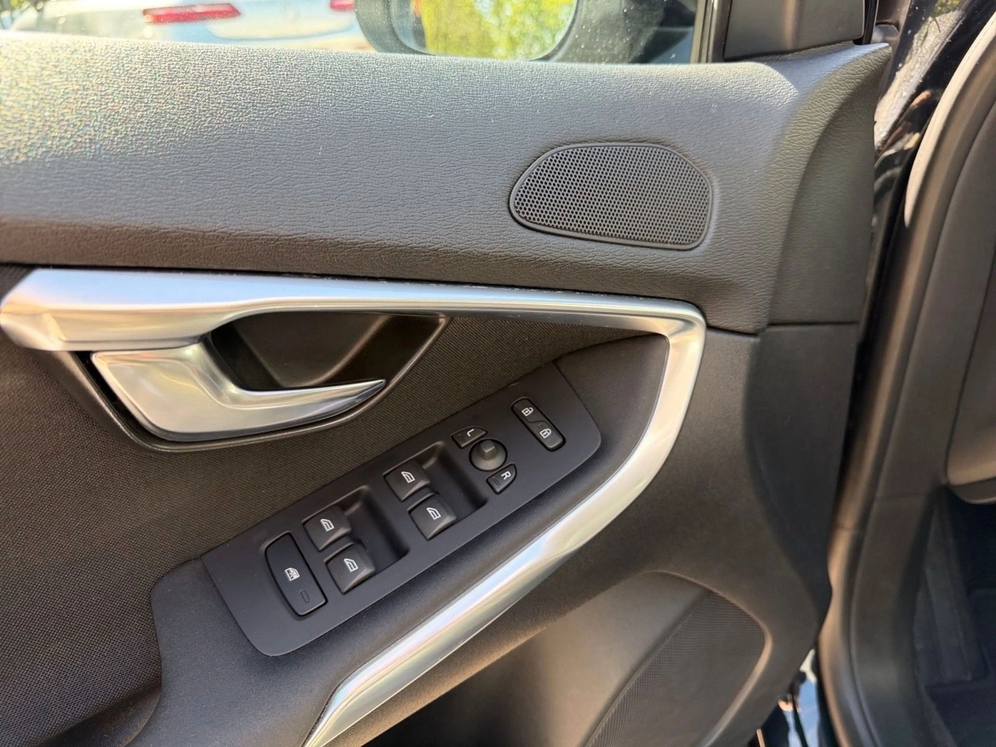 Volvo V40 KLIMA+SHZ+PDC+BT — photo 13